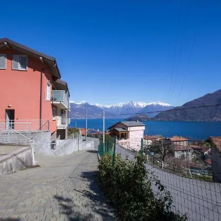 Sleeps 4 Pool Apartment *